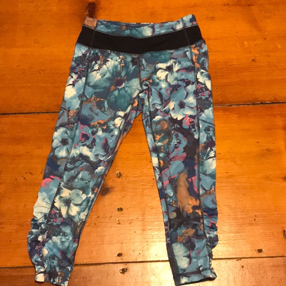 Cropped workout leggings